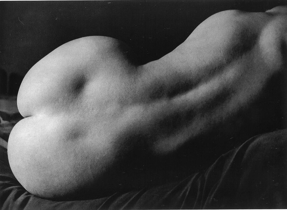 Desnudo de mujer de espalda. Brassaï.